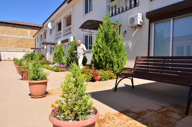 Отель в Крыму в Евпатории на берегу моря